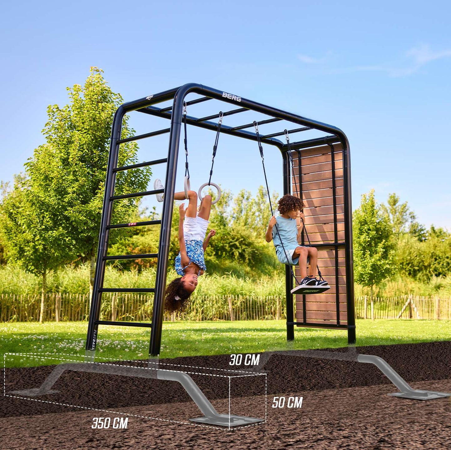 Sturdy BERG PlayBase Frame with accessories
