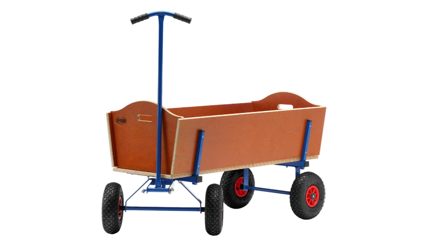 Outdoor fun with BERG Beach Wagon in garden or beach